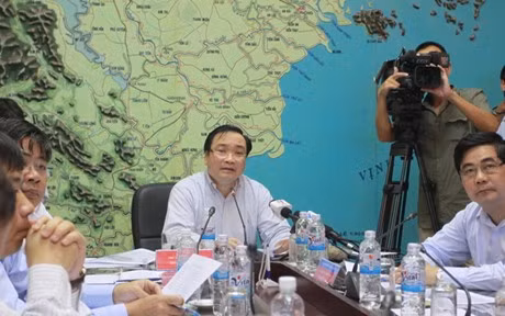 Phó Thủ tướng Hoàng Trung Hải: Ứng phó với bão số 2 theo tinh thần chống bão lớn, gió lớn, mưa lớn. Ảnh: VGP/Nguyên Linh Phó Thủ tướng Hoàng Trung Hải: Ứng phó với bão số 2 theo tinh thần chống bão lớn, gió lớn, mưa lớn. Ảnh: VGP/Nguyên Linh