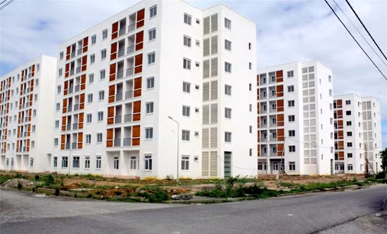 Chung cư tại quận Cẩm Lệ được chủ sở hữu rao bán 150 triệu đồng/căn đang được hoàn thiện hạ tầng để bàn giao.