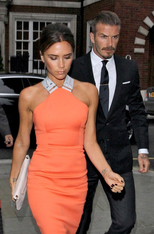 Vợ chồng David Beckham tới dự bữa tiệc sinh nhật của người bạn thân Simon Fuller Vợ chồng David Beckham tới dự bữa tiệc sinh nhật của người bạn thân Simon Fuller