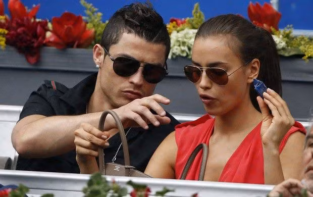 Cristiano Ronaldo muốn ăn kẹo nữa, nhưng Irina Shayk không cho