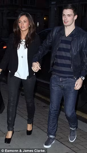 Adam Johnson cùng cô người yêu xinh đẹp Stacey Flounders.