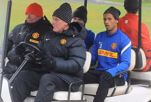 Nani đang tập luyện cùng Manchester United tại Cardiff