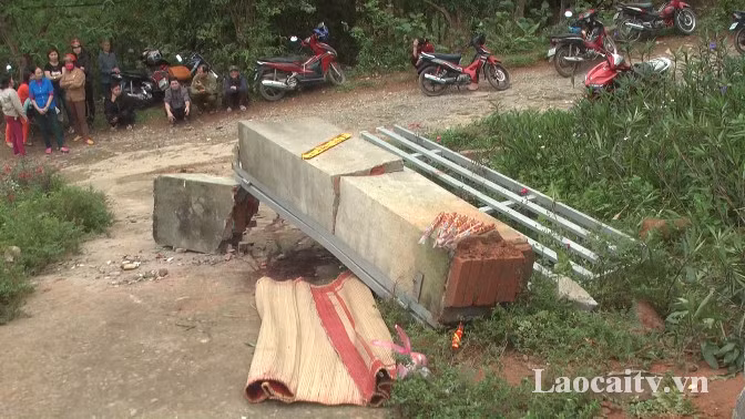 Hiện trường nơi xảy ra vụ việc đau lòng khiến em Vàng Duy Anh tử vong. Ảnh: Laocaitv.vn.
