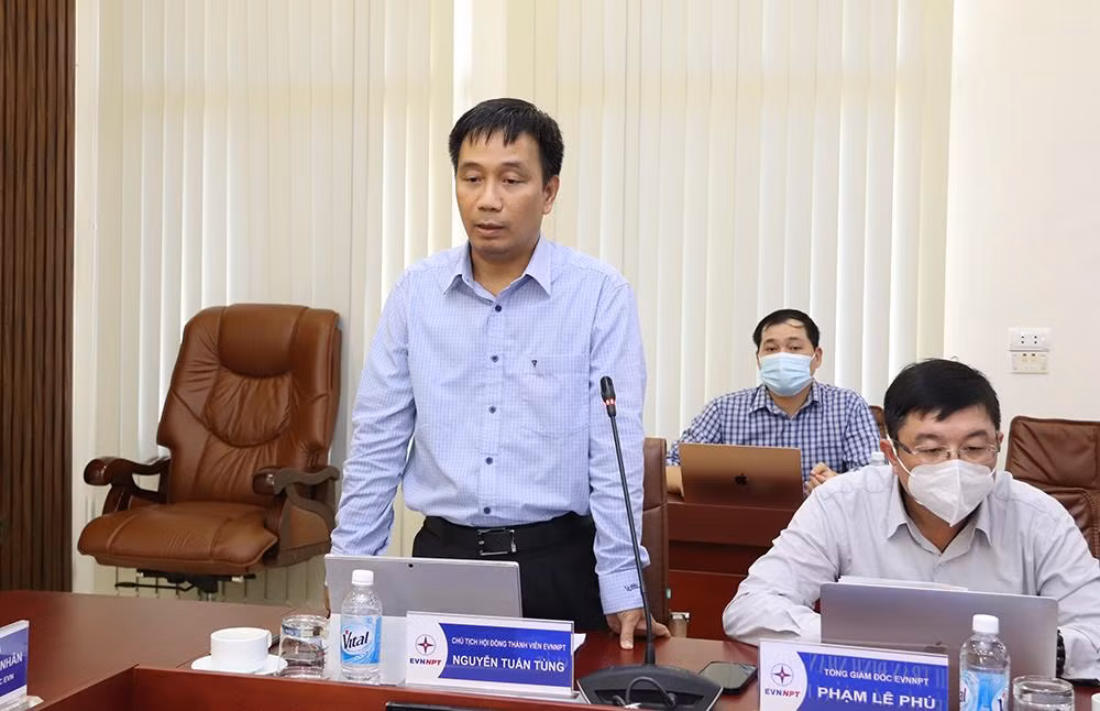 Chủ tịch HĐTV EVNNPT – Nguyễn Tuấn Tùng phát biểu tại cuộc họp.