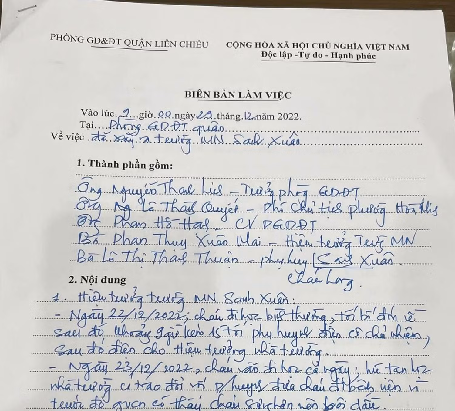 Phòng Giáo dục và Đào tạo đã ba lần làm việc trực tiếp với phụ huynh và nhà trường nhưng vẫn chưa thống nhất phương án giải quyết. Ảnh: AN