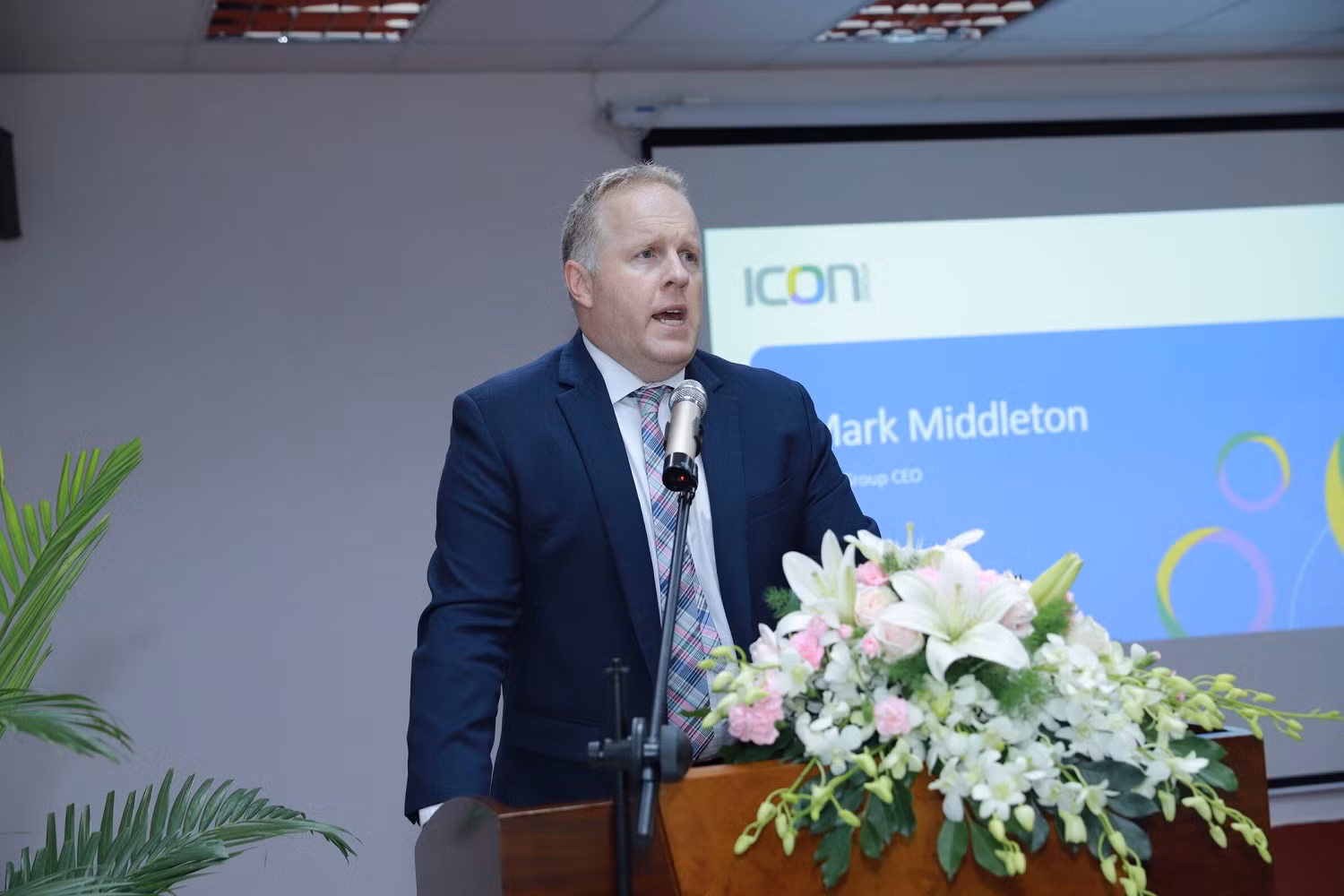 Ông Mark Middleton - Tổng Giám đốc ICON Group nhấn mạnh: Hợp tác Vinmec - ICON là bước tiến mới để 2 bên chuyển giao kinh nghiệm và các phương pháp điều trị ung thư tiên tiến ở Việt Nam. Ông Mark Middleton - Tổng Giám đốc ICON Group nhấn mạnh: Hợp tác Vinmec - ICON là bước tiến mới để 2 bên chuyển giao kinh nghiệm và các phương pháp điều trị ung thư tiên tiến ở Việt Nam.