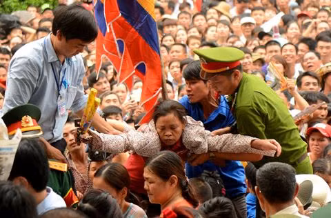 Ngay tại trường, học sinh cũng chưa biết xếp hàng ảnh 2