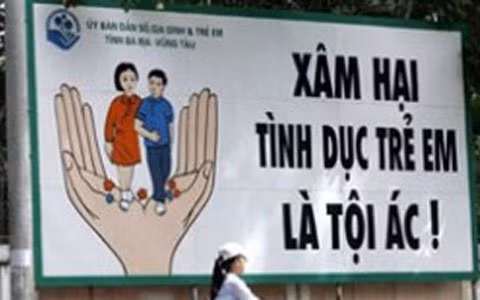 Chuyên gia tâm lý nêu 4 phương pháp giúp trẻ phòng vệ ngăn ngừa xâm hại tình dục (Ảnh: vietnamnet.vn)