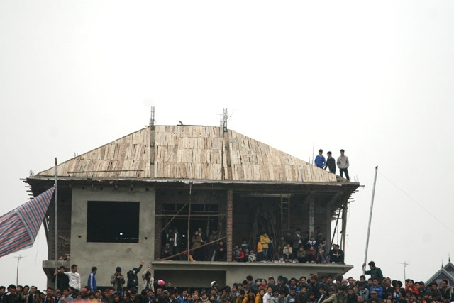 Bất chấp nguy hiểm