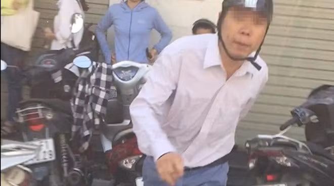 Văn hóa xếp hàng của người Việt và cách ứng xử nơi đông người