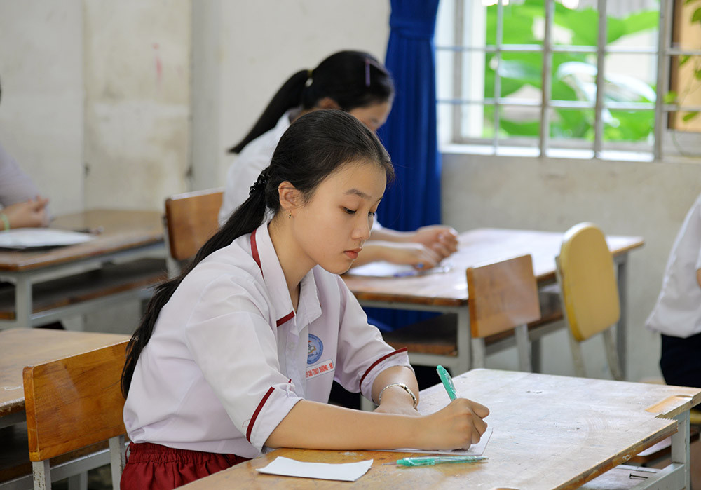Các em thí sinh tập trung làm bài thi (Ảnh: Báo An Giang) Các em thí sinh tập trung làm bài thi (Ảnh: Báo An Giang)