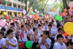 Người lớn hãy làm gương để giúp trẻ nhỏ hình thành thói quen bảo vệ môi trường. (Ảnh minh họa: VOV.vn) Người lớn hãy làm gương để giúp trẻ nhỏ hình thành thói quen bảo vệ môi trường. (Ảnh minh họa: VOV.vn)