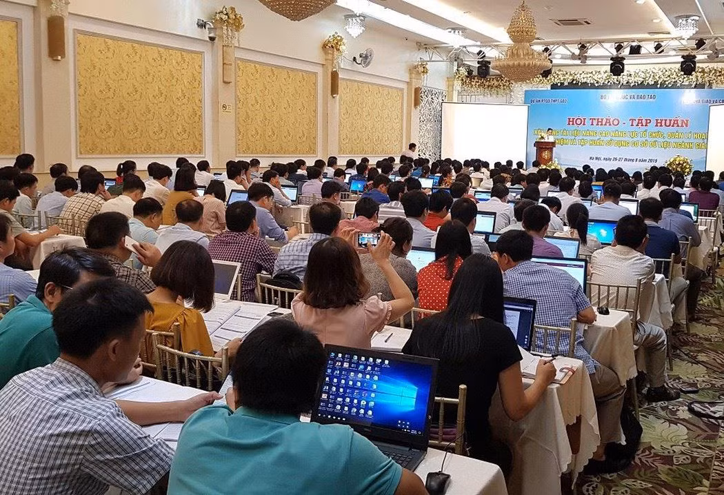 Bộ Giáo dục và Đào tạo tổ chức tập huấn triển khai cơ sở dữ liệu ngành giáo dục năm 2019 (Ảnh: moet.gov.vn) Bộ Giáo dục và Đào tạo tổ chức tập huấn triển khai cơ sở dữ liệu ngành giáo dục năm 2019 (Ảnh: moet.gov.vn)