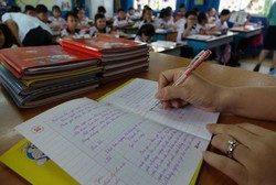 Hồ sơ sổ sách vẫn là nỗi ám ảnh đối với giáo viên