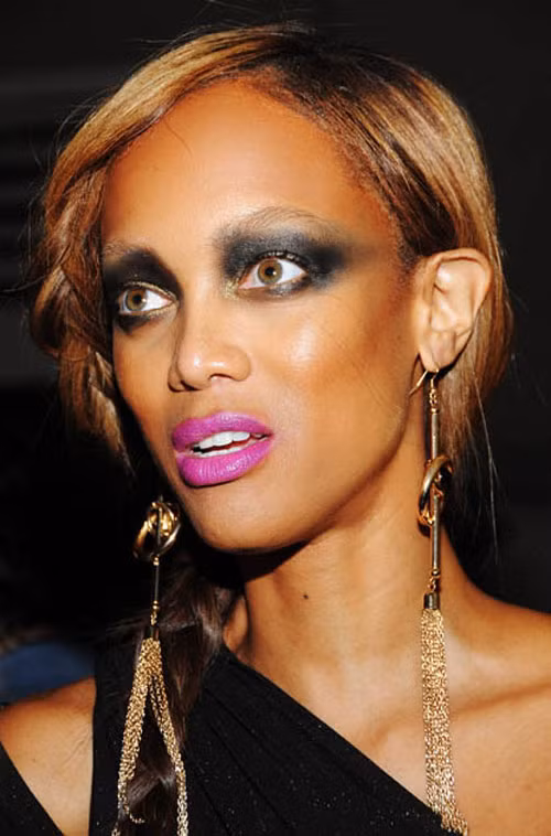 Tyra Banks trang điểm xấu như 'quỷ dạ xoa' Tyra Banks trang điểm xấu như 'quỷ dạ xoa'