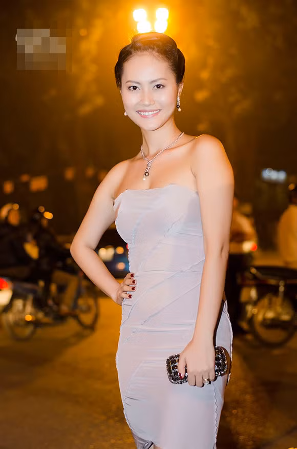 Đỗ Hải Yến tạo dáng trước ống kính Đỗ Hải Yến tạo dáng trước ống kính