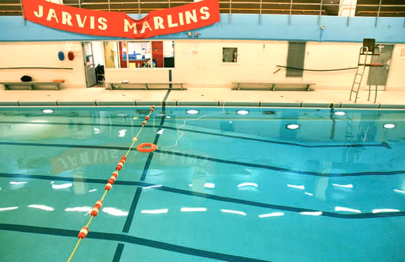Trường đại học Riverdale Collegiate, Toronto, Canada