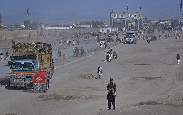 Lính biên phòng Pakistan tại biên giới với Afghanistan Lính biên phòng Pakistan tại biên giới với Afghanistan