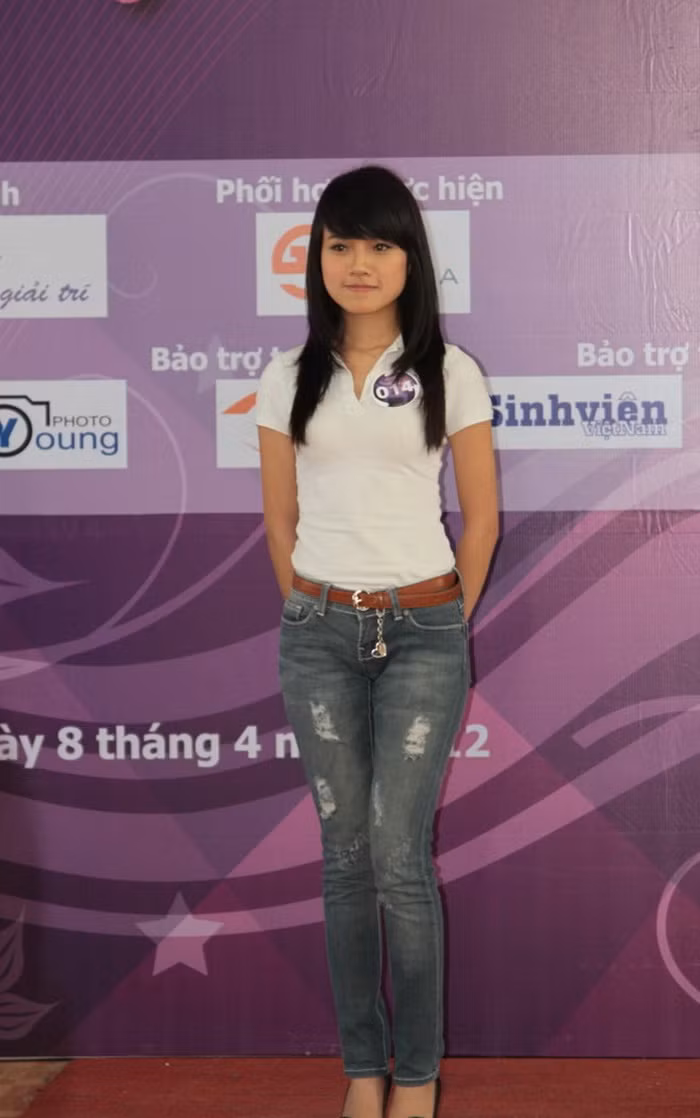 Nguyễn Linh Chi Hoa Ngày sinh: 13/03/1992 Nơi sinh: Hà Nội Lớp: 310402B, ĐHDL Phương Đông