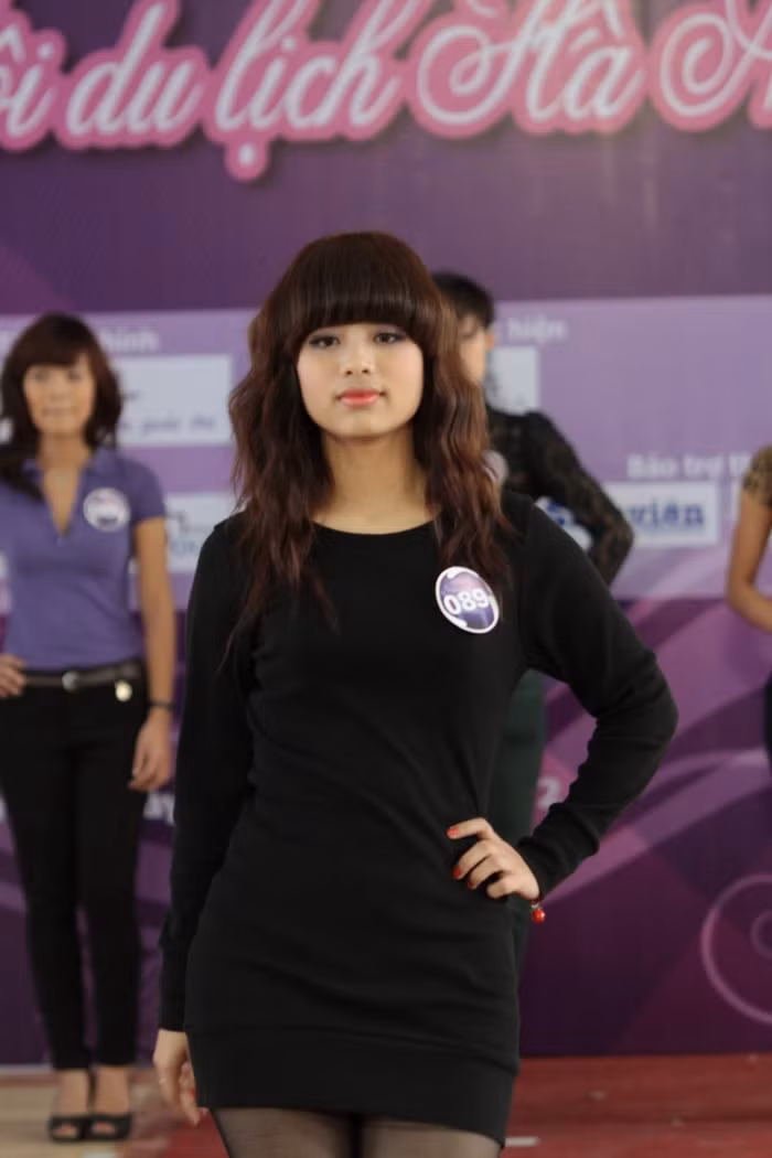 Nguyễn Quỳnh Anh Ngày sinh: 05/09/1991 Nơi sinh: Hà Nội Lớp: 2Đ-09, Đại Học Hà Nội