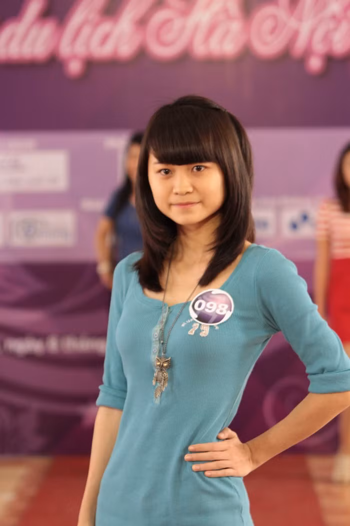 Nguyễn Thị Hoa Ngày sinh: 27/1/1992 Nơi sinh: Hà Nội Sinh viên ĐH Sư phạm Hà Nội 1