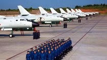 Máy bay ném bom H-6K Không quân Trung Quốc