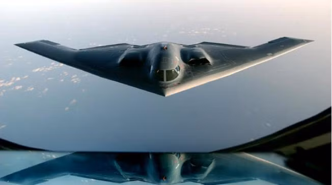 Máy bay ném bom tàng hình B-2 của Quân đội Mỹ Máy bay ném bom tàng hình B-2 của Quân đội Mỹ