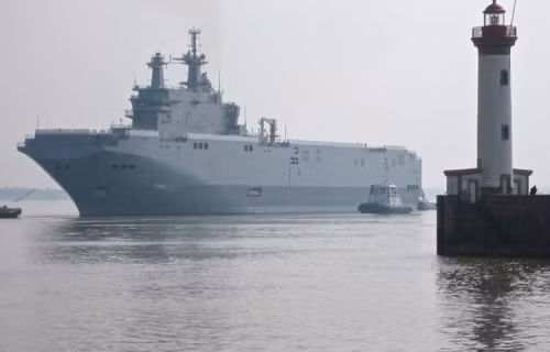 Tàu tấn công đổ bộ lớp Mistral Pháp