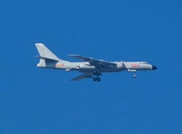 Máy bay ném bom H-6K Không quân Trung Quốc