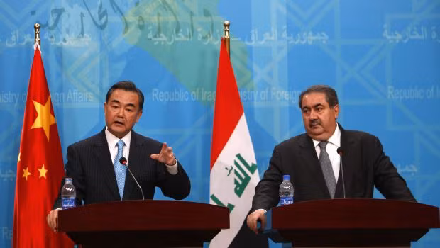 Ngoại trưởng Trung Quốc Vương Nghị có chuyến công du Iraq hôm 23/6 tổ chức họp báo với người đồng cấp Hoshyar Zebari. Ảnh: Aawsat.