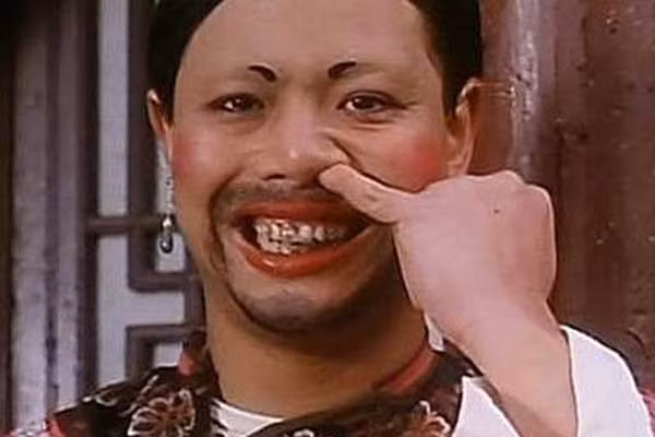 Châu Tinh Trì với màn ngoáy mũi kinh điển để đời. Châu Tinh Trì với màn ngoáy mũi kinh điển để đời.