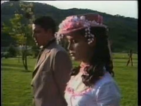 Maria và Rodolfo quen rồi yêu nhau trên chuyến tàu trên đường trở về Araruna.