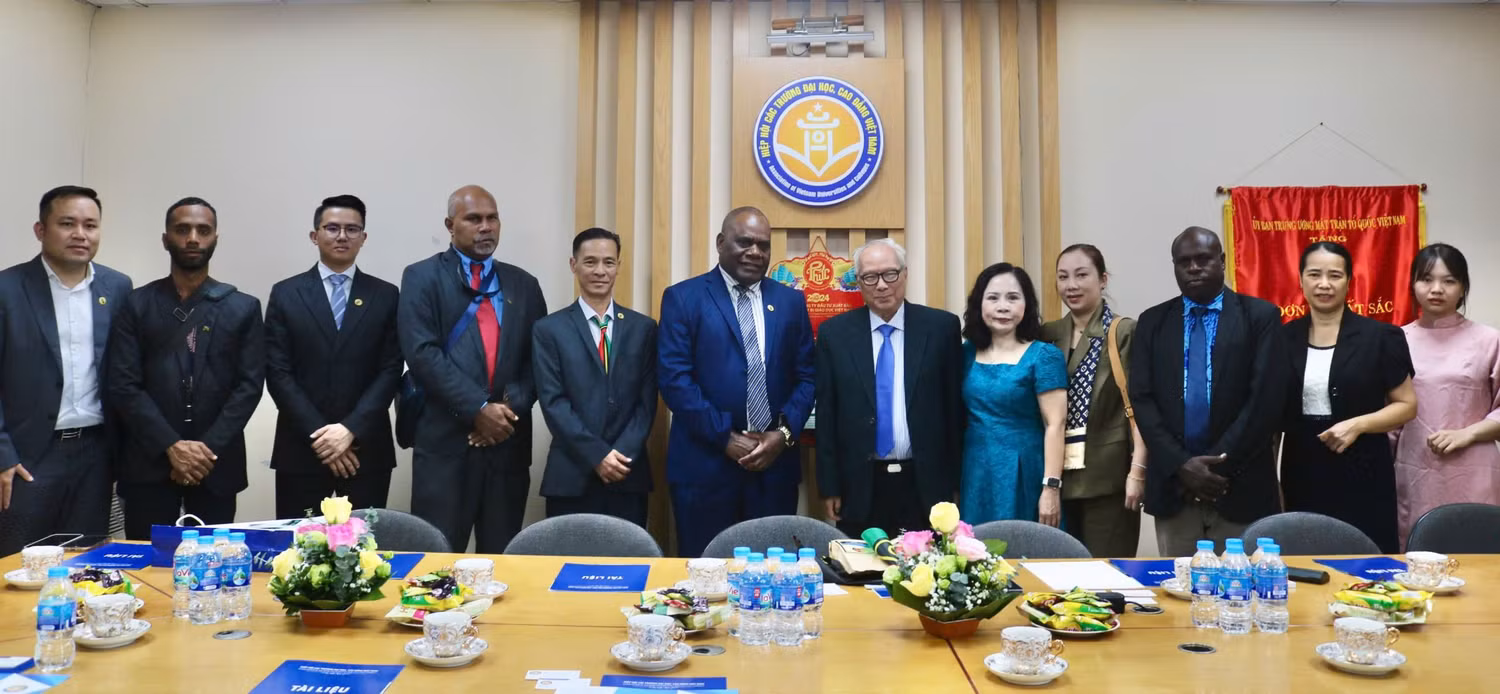 z5955118921941_607df6bb42ba629f91deaa3d30ca57c9.jpg