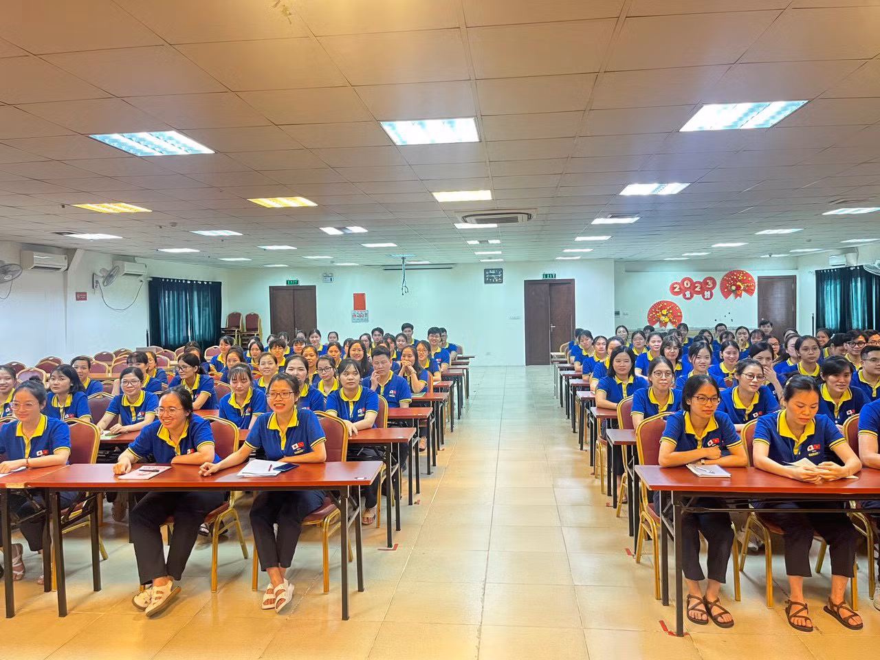 Ảnh tập thể 03.jpg