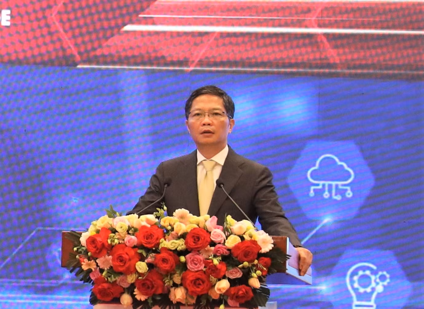 Ông Trần Tuấn Anh, Trưởng Ban Kinh tế Trung ương phát biểu tại Diễn đàn. Ảnh: Ban Tổ chức