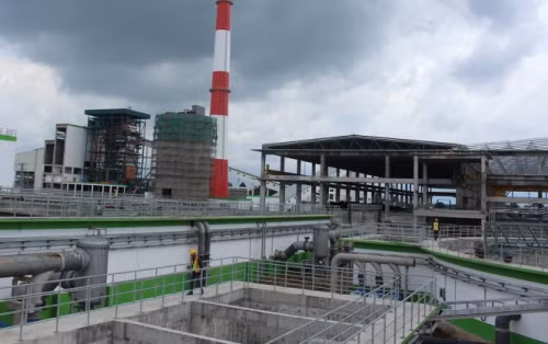 Một trong những công đoạn của hệ thống xả thải tại Nhà máy giấy Lee & Man - Ảnh: Tuổi trẻ Một trong những công đoạn của hệ thống xả thải tại Nhà máy giấy Lee & Man - Ảnh: Tuổi trẻ