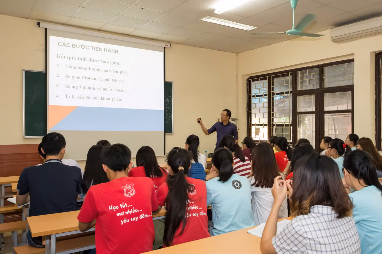 Một buổi học của sinh viên Ngành Cử nhân dinh dưỡng