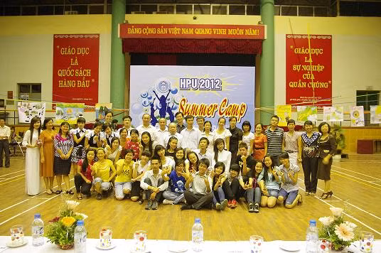 Chụp ảnh lưu niệm cuối chương trình