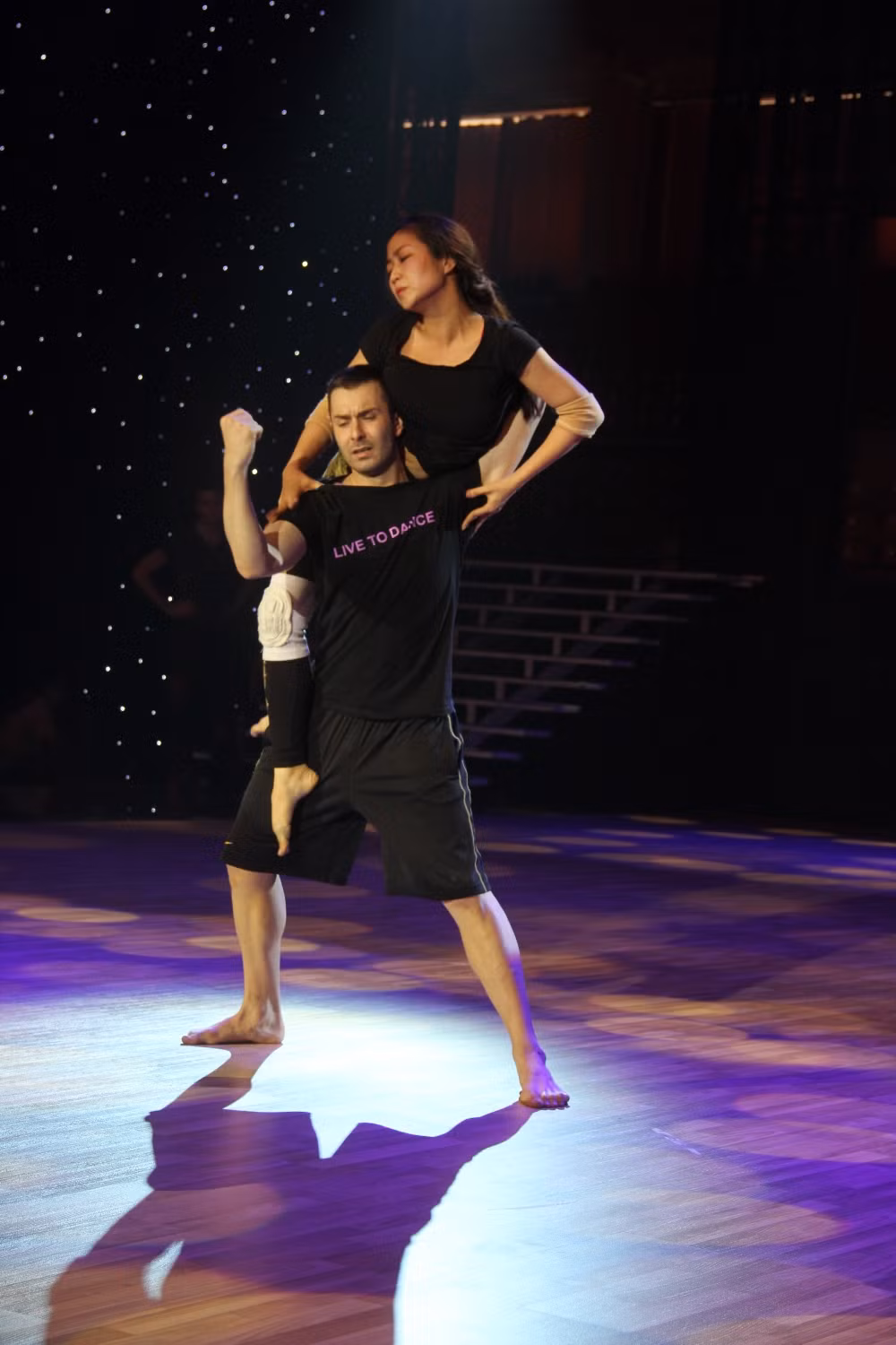 Ngoài những điệu nhảy của Dancesport, cặp đôi Ốc Thanh Vân – Atanas sẽ bay bỏng cùng múa đương đại.