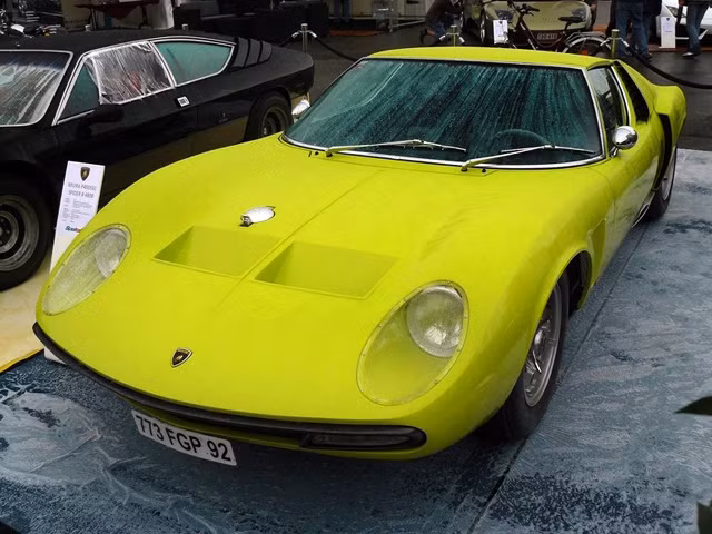 Lamborghini được sản xuất kéo dài đến năm 1972 với số lượng 764 chiếc, bao gồm các phiên bản như P400, P400S, P400SV hay P400 Jota.