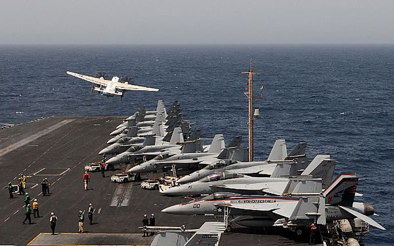 Biển Ả-rập (23 tháng 5 năm 2012): Tàu sân bay USS Lincoln Abraham (CVN 72) được điều đến Hạm đội 5 để tiến hành các hoạt động an ninh hàng hải tại vùng biển Ả-rập. Biển Ả-rập (23 tháng 5 năm 2012): Tàu sân bay USS Lincoln Abraham (CVN 72) được điều đến Hạm đội 5 để tiến hành các hoạt động an ninh hàng hải tại vùng biển Ả-rập.