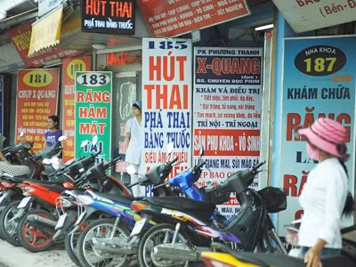 Những phòng khám thai mọc "nhan nhản" ở dốc Phụ Sản, Hà Nội.