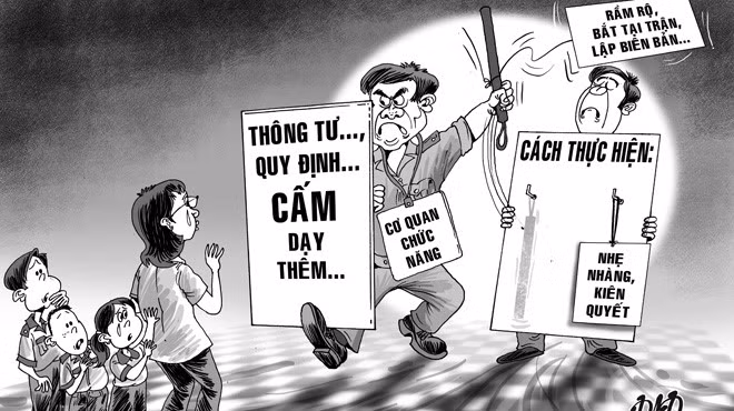 Phụ huynh chống lạm thu, học sinh chịu cảnh nằm đất ảnh 2