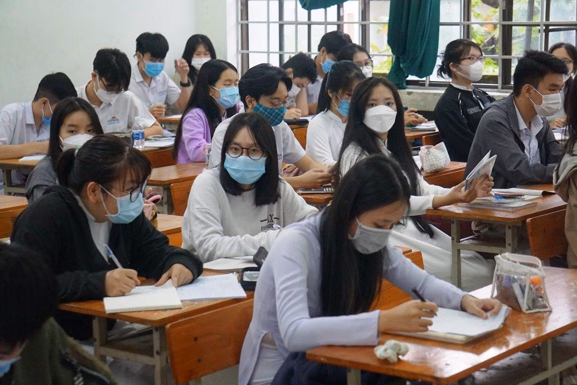 Trước đó, từ ngày 2 đến ngày 4/11, Đà Nẵng đã triển khai tiêm vắc xin phòng Covid-19 PFIZER cho học sinh lớp 10, 11, 12 và trẻ từ 15 đến dưới 18 tuổi.