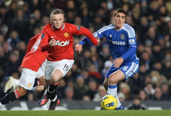 Rooney và đồng đội sẽ đụng độ Chelsea ở vòng 4 League Cup.