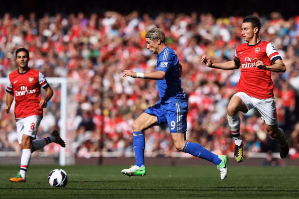 Một ngày thi đấu thảm họa của Koscielny khi anh mắc lỗi trong cả hai bàn thua của Arsenal...