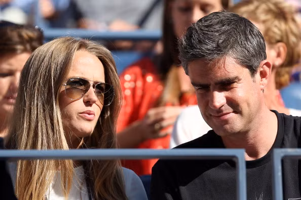 Kim Sears luôn sát cánh cùng bạn trai của mình ở mọi trận đấu...