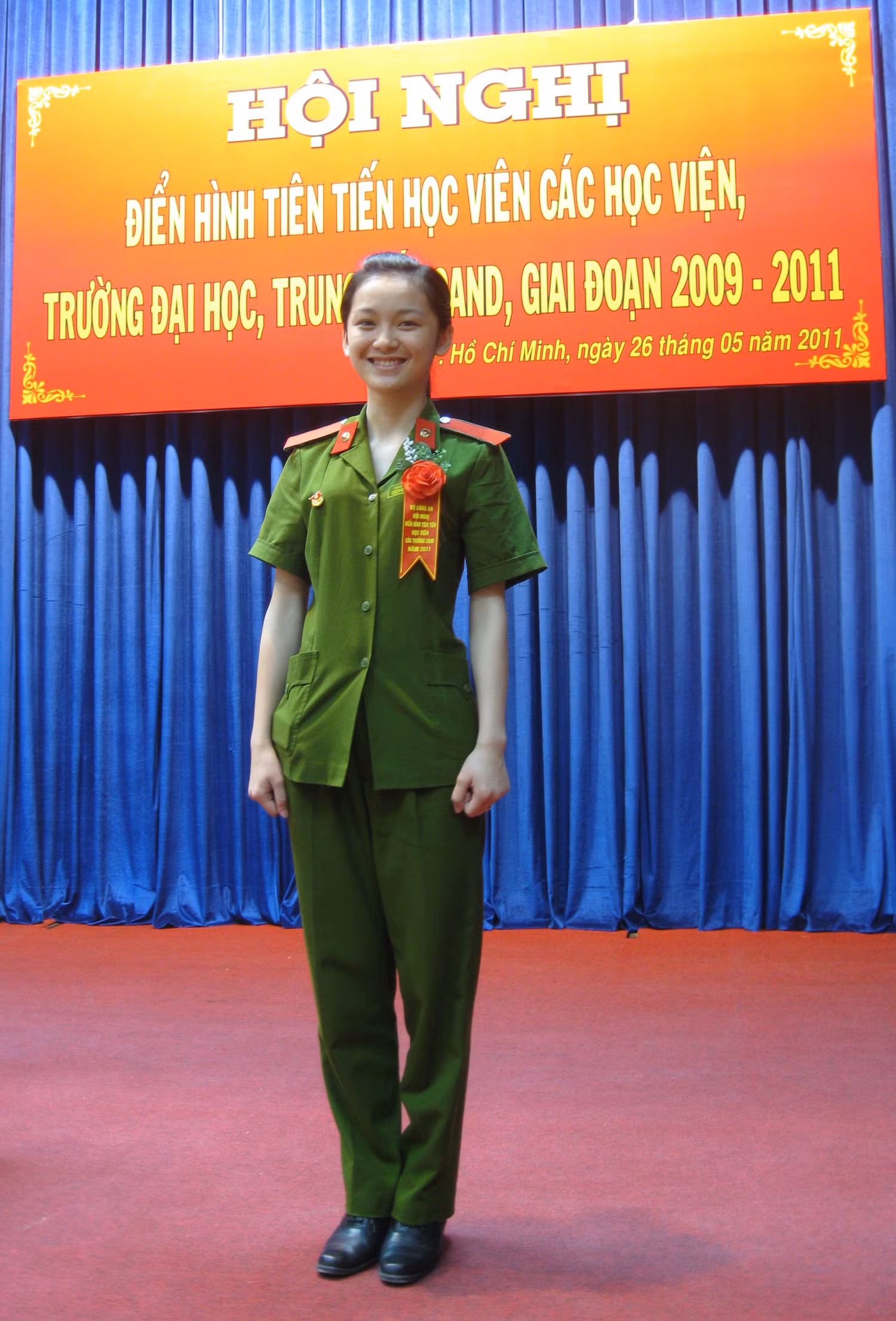 Bích Thu là thủ khoa tốt nghiệp khóa D33, Học viện Cảnh sát Nhân dân. >>Những nữ sinh mặc quân phục cảnh sát siêu kute