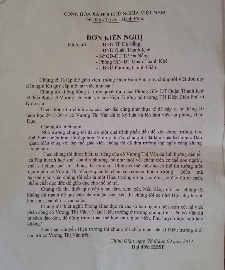 Đơn kiến nghị của tập thể trường tiểu học Điện Biên Phủ "Chúng tôi chấp nhận bất kì Hiệu trưởng mới nào trừ cô Vương Thị Vân".