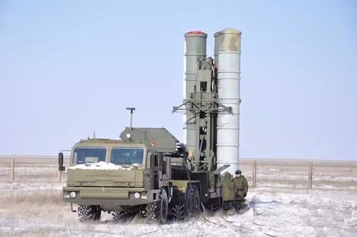 Hệ thống tên lửa phòng không S-400 do Nga chế tạo Hệ thống tên lửa phòng không S-400 do Nga chế tạo